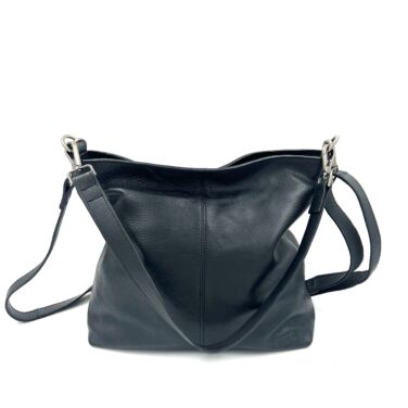 Axelväska i skinn Biori 5153-S. Axelväska, crossbody väska, skinnväska, stor skinnväska, svart skinnväska, svart stor väska, väska, svart väska, axelremsväska, axelremsväska i svart